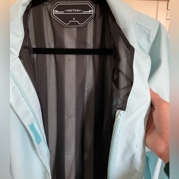 Lightweight Light Blue Wind-Breaker Jacket (No Hood) - Picture 3 of 4